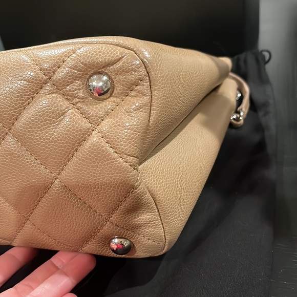 Authentic Chanel Timeless Caviar Tote - Picture 4 of 10